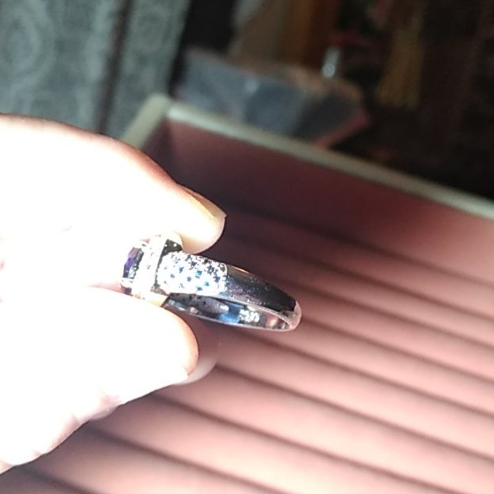 Ring - Picture 4 of 4